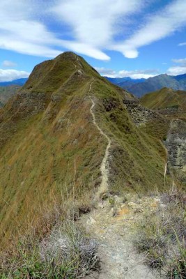 Scary trail up to Cerro Mandango, Vilcabamba Ecuador
