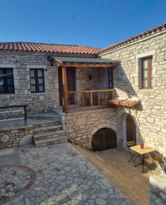 My "Villa Olive" sleeps in the upper "Old Queparo" village