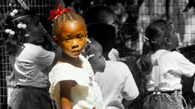 BelizeanGirlZoo678x383 (SpotColor – a Purely Magical Photo App)