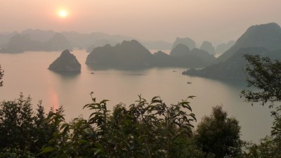 HaLongBaySunsetSlider (Ha Long Bay: Can You Spell M-A-G-N-I-F-I-C-E-N-T???)
