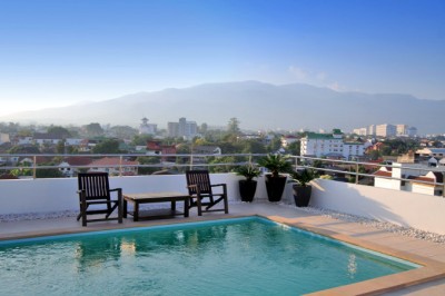 CMSmithTowerPool678x451 (Checking Out Chiang Mai…)