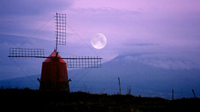 AzoresFullMoonRisingSlider678x383 (Random Photo Memory: Azore Islands Full Moon Rising)