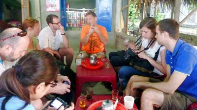 GroupBreakfast678x383 (Re-learning Photography in Hoi Anh)