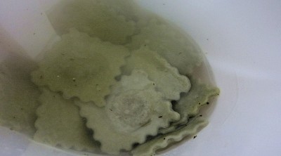 RavioliBoiling (Travel Tips: Nomad Tomato Ravioli)