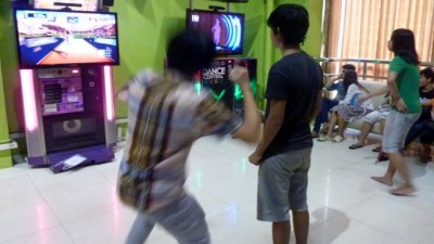 TeensPlayingWeeSlider (A Sunday Stroll in Yangon…)