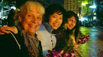 3ofUsSlider (10,000 – Yep, Ten THOUSAND Saffron-Robed Monks)