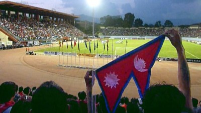 (Kathmandu: Sardine-fest with 20,000 Nepal Soccer Fans!)