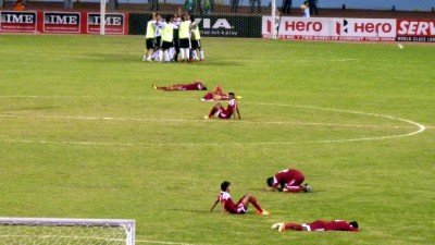 (Kathmandu: Sardine-fest with 20,000 Nepal Soccer Fans!)