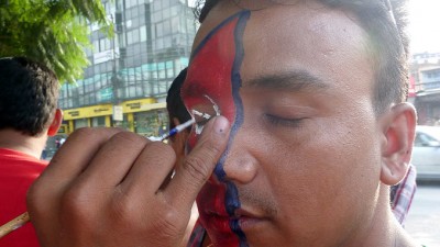 (Kathmandu: Sardine-fest with 20,000 Nepal Soccer Fans!)