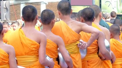 LineOfMonks1 (10,000 – Yep, Ten THOUSAND Saffron-Robed Monks)