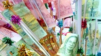 MoneyTreeSlider (10,000 – Yep, Ten THOUSAND Saffron-Robed Monks)