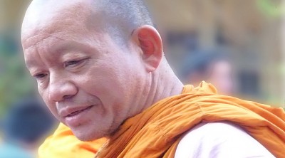 Monk1Slider (10,000 – Yep, Ten THOUSAND Saffron-Robed Monks)