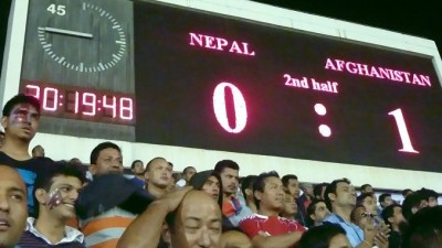 (Kathmandu: Sardine-fest with 20,000 Nepal Soccer Fans!)