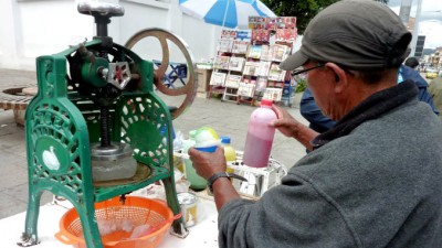 SnowConeVendorSlider (Uh Toto, We Ain’t Shoppin’ at Safeway Anymore)