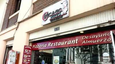 2014-09-18 201409ECU-ChicagoPizzaRestaurantFrontSlider (Wait!  Chicago Pizza – Here in Cuenca, Ecuador?)