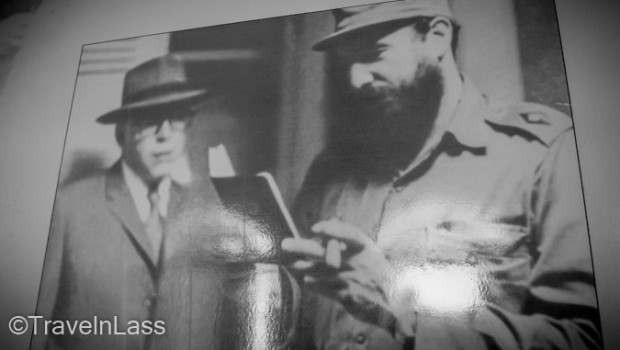Photo of Fidel Castro and Che in the Revolution Museum