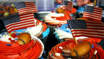 Super-Bowl-Cupcakes-Slider (Expat Super Bowl Memories)